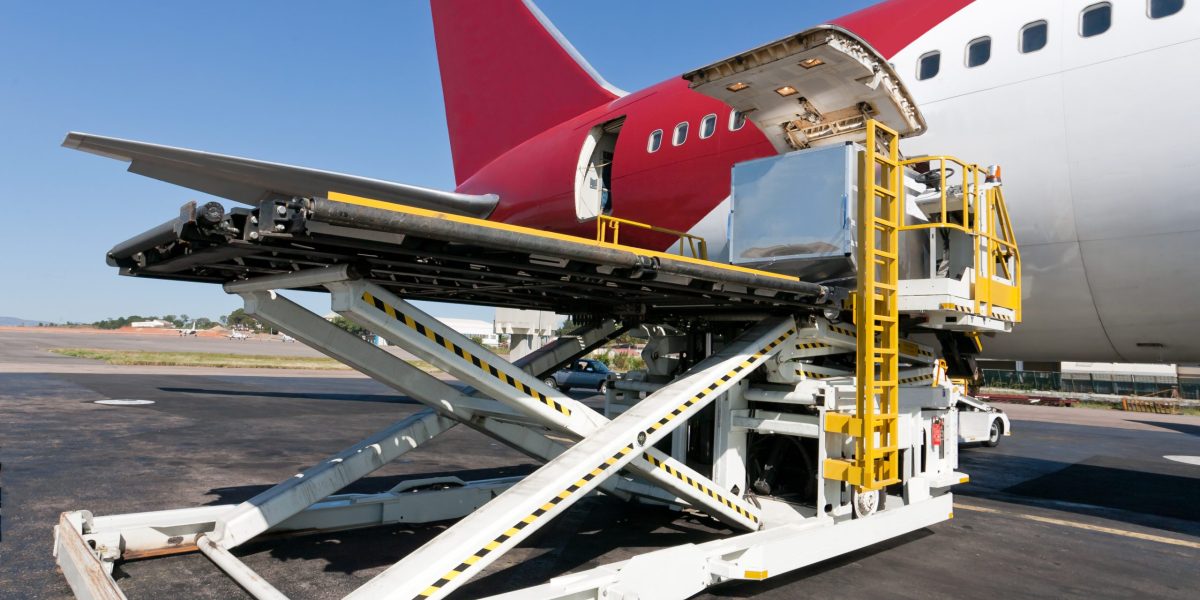 Loading platform of air freight to the aircraft